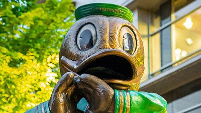 oregon duck statue